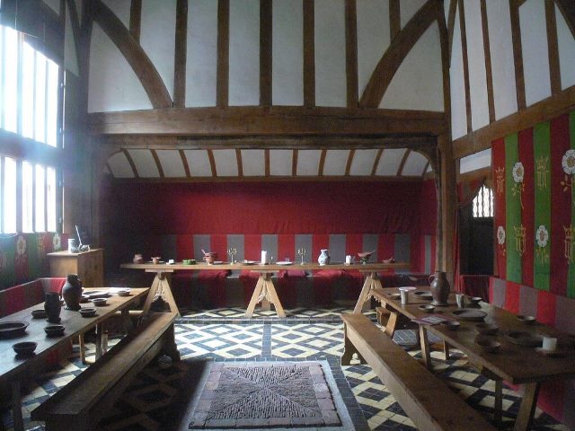 اتاق نشیمن مبله در قرون وسطی